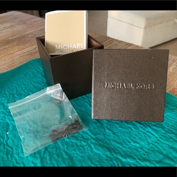 Michael Kors Rare Blackout watch - Picture 7 of 8